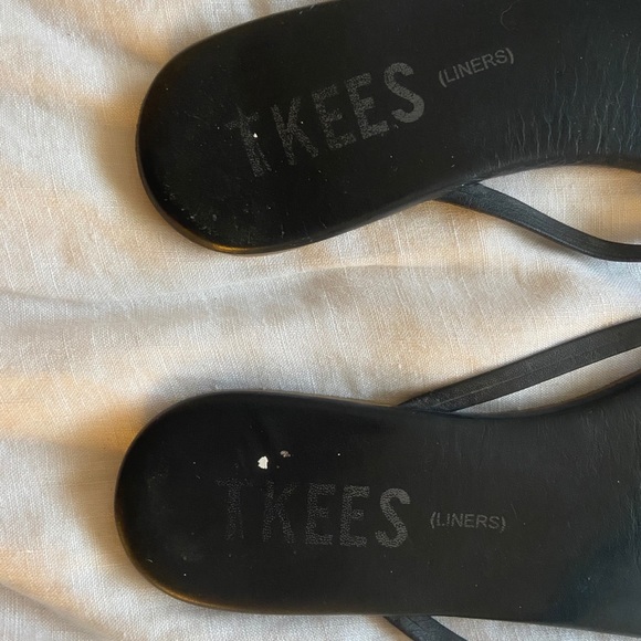 *RESERVED* TKEES Leather Liner Flip Flops - Picture 5 of 6